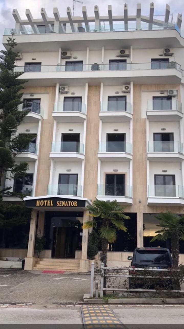Hotel Senator
