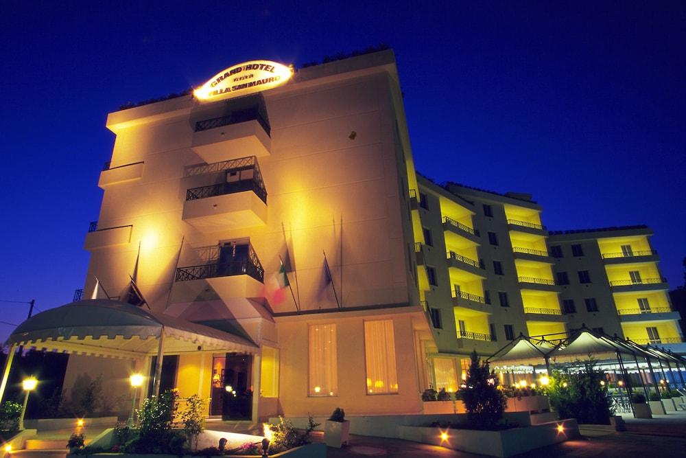 Hotel NH Caltagirone Villa San Mauro
