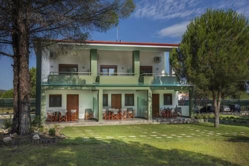Alexandros Hotel Apartments