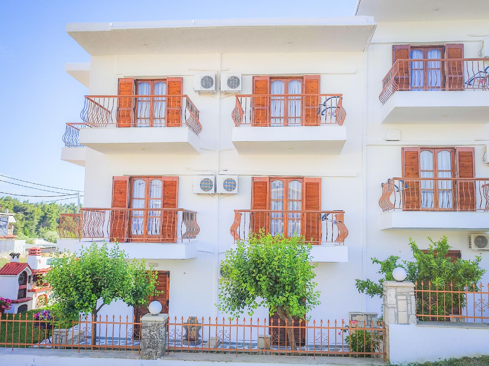 Apartments Eytyxia