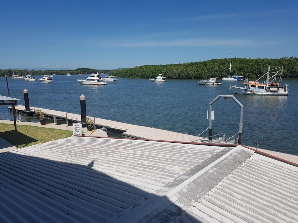 Lucinda Fishing Lodge