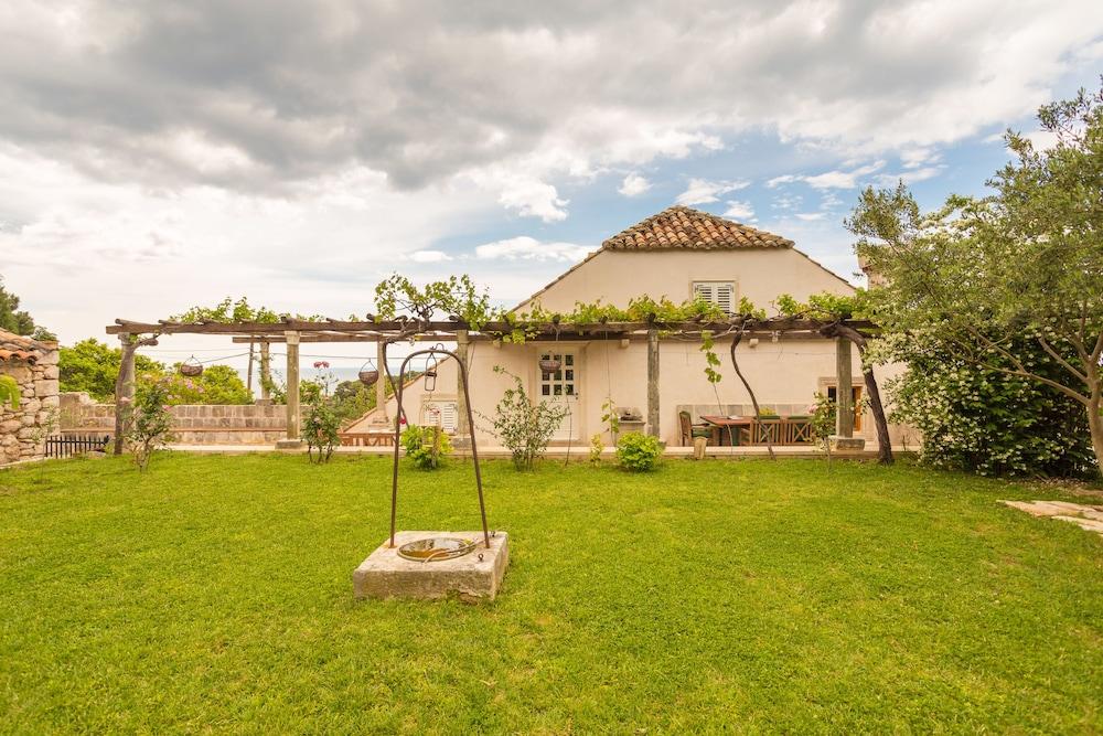 Villa Anica