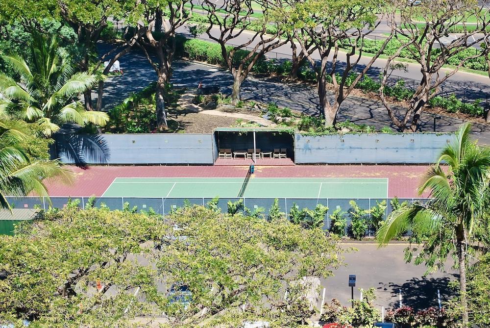 K B M Resorts: Mahana Mah-611, Beautifully Remodeled Ocean Front 2 Bedrooms, Nightly Sunsets, L'occitane, Beach & Kid Amenities, Includes Rental Car!