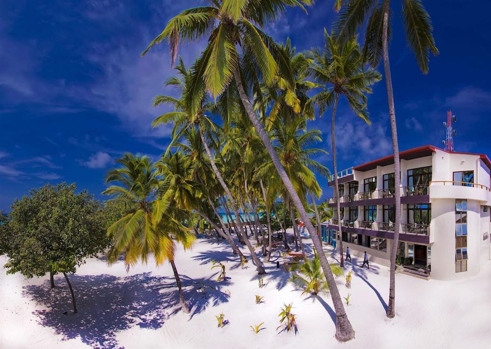 Kaani Beach Hotel At Maafushi