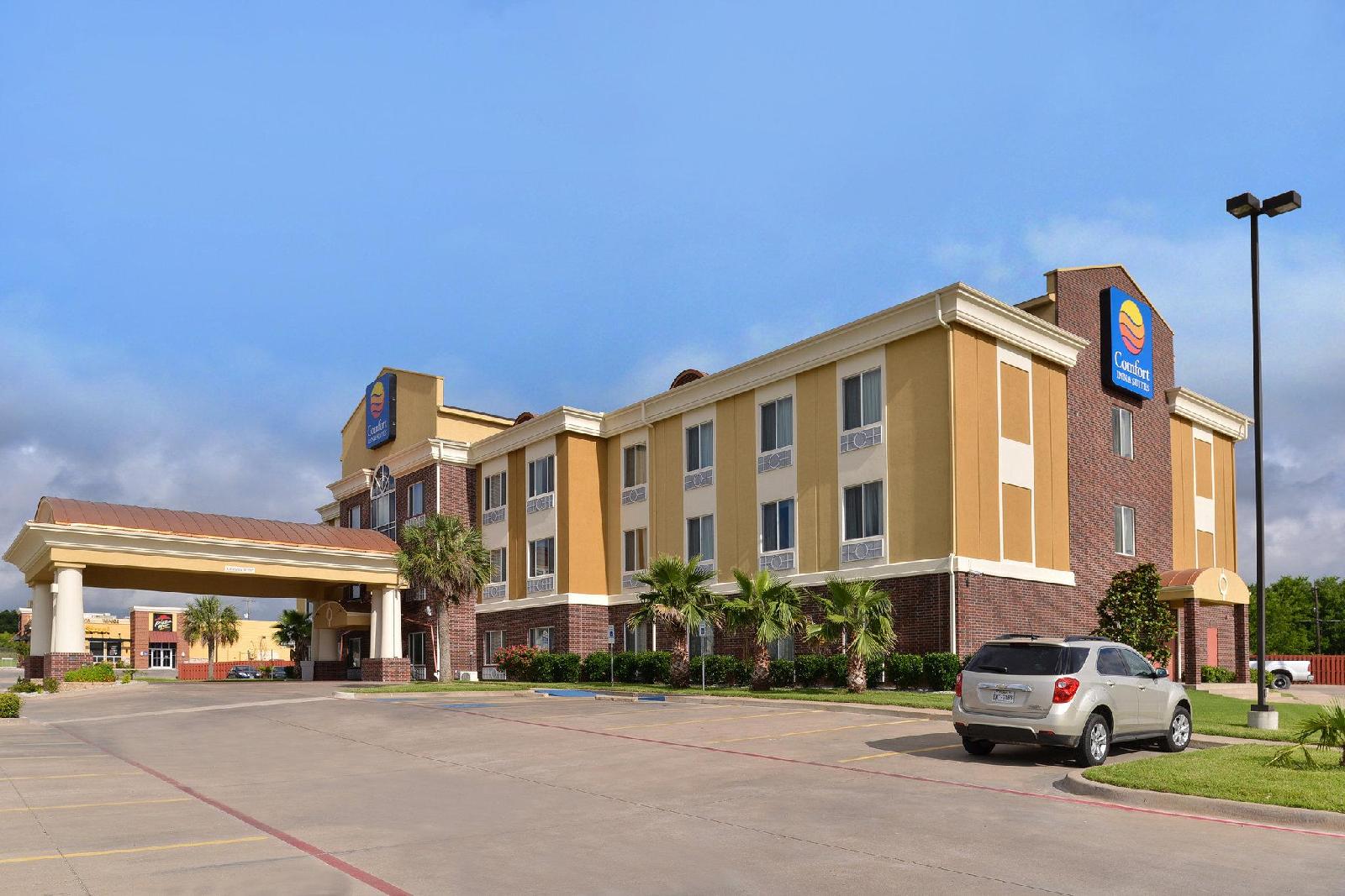 Holiday Inn Express Hotel & Suites Mexia