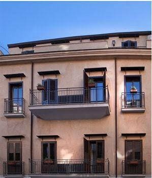 Aparthotel Casa Vacanze Montecarlo Palace