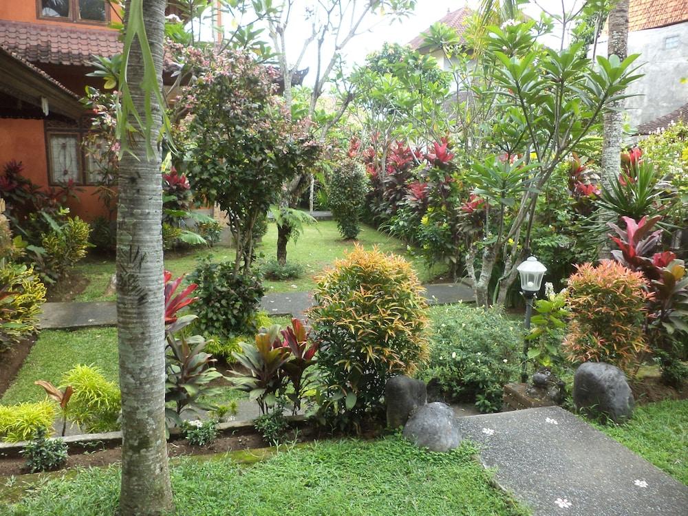 D. Ayu Guest House and Spa