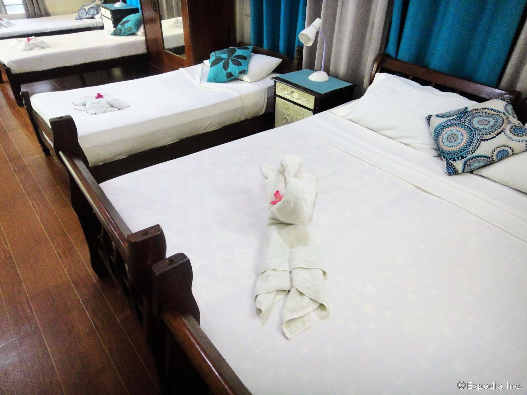 By The Bay Jacana Bed and Breakfast
