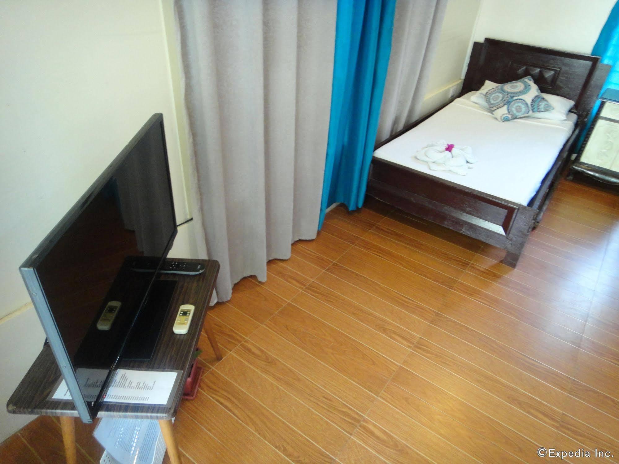 By The Bay Jacana Bed and Breakfast