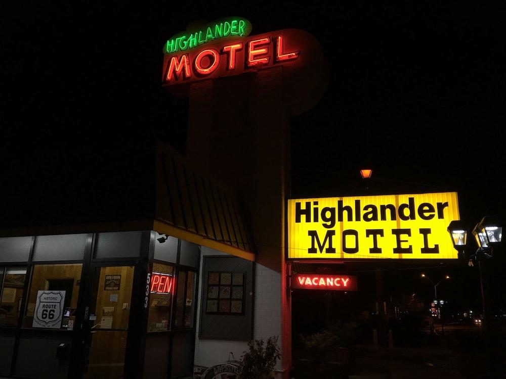 Highlander Motel