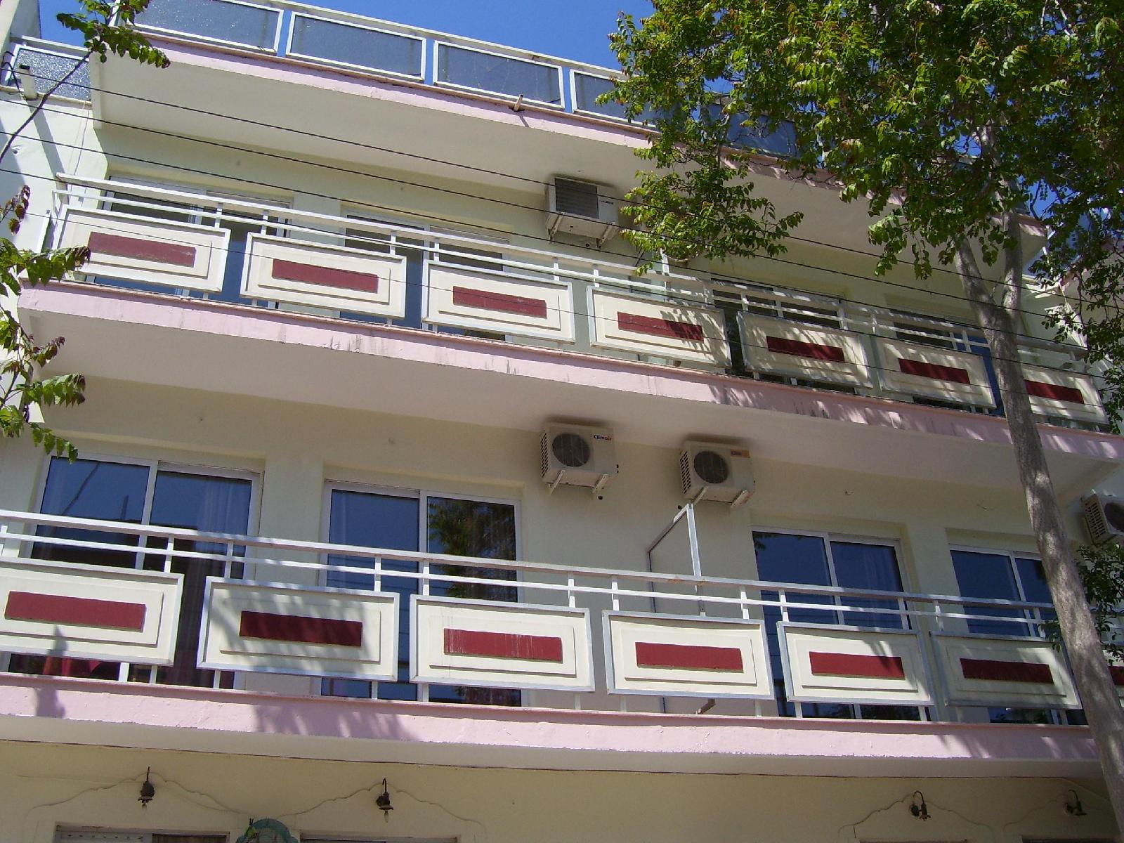 Bristol Hotel & Apartments