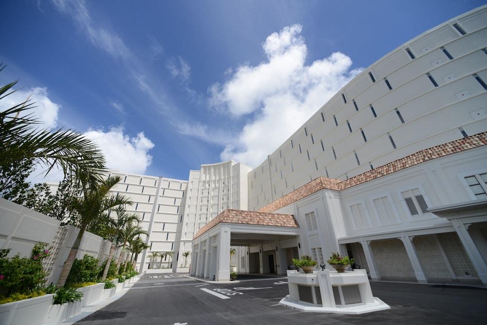 Hotel Monterey Okinawa Spa and Resort