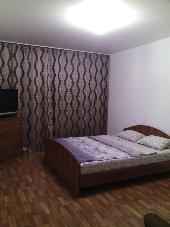 Apartments On Sergeya Maksutova
