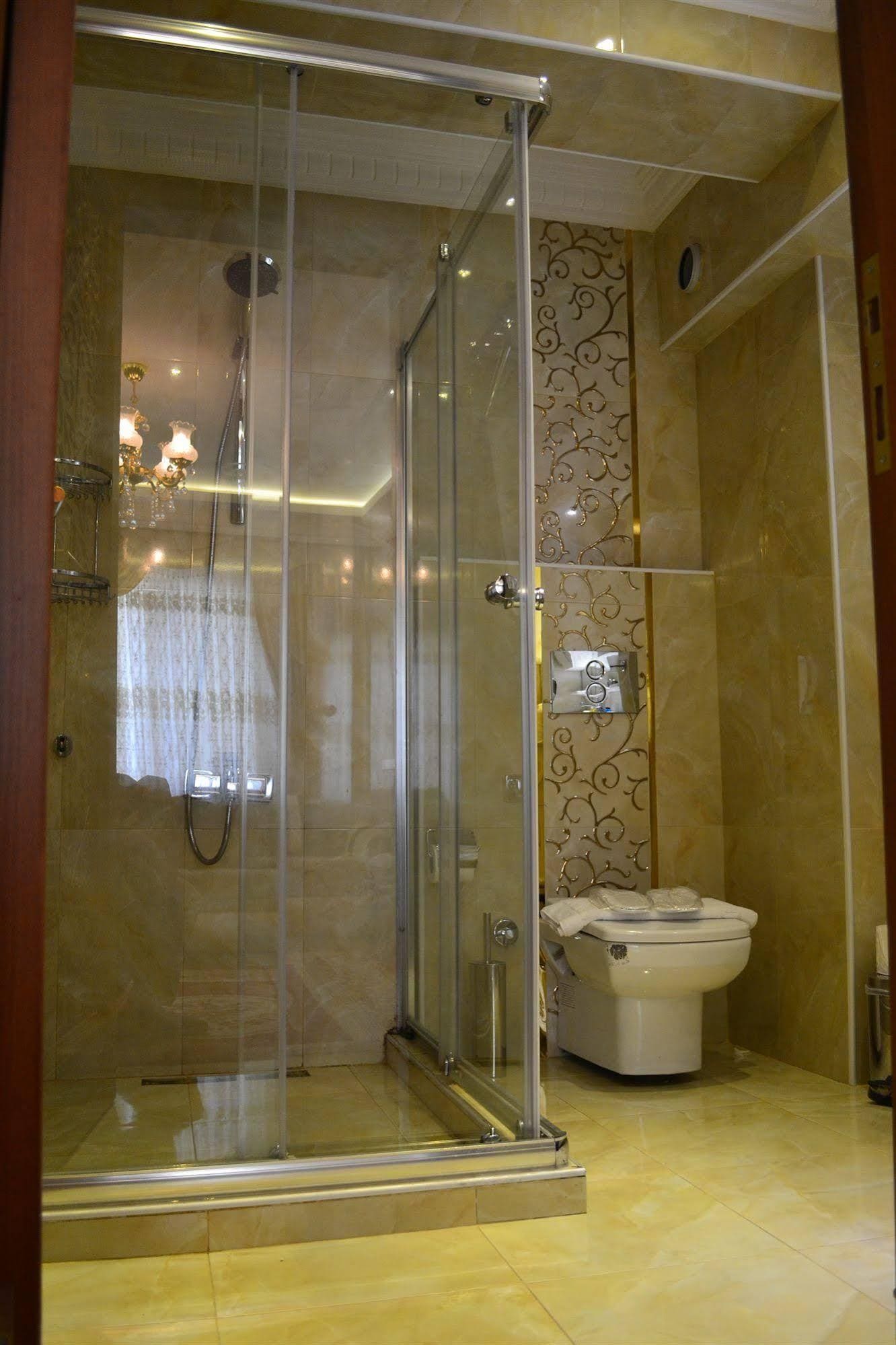 listing card gallery
