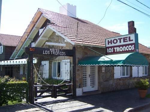 Hotel Los Troncos