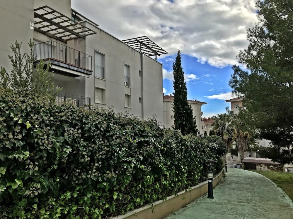 Apartment Carrer Tarongers by HelloApartments