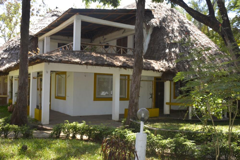 Diani Star Beds