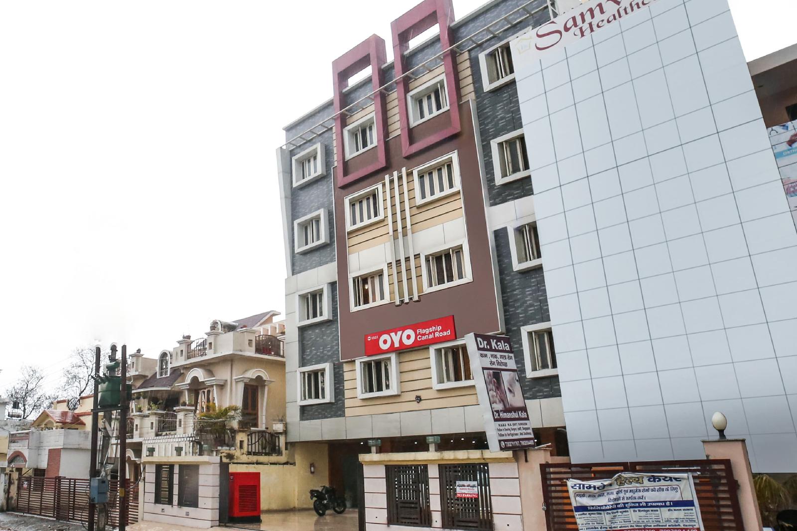 OYO Flagship 111 Canal Road