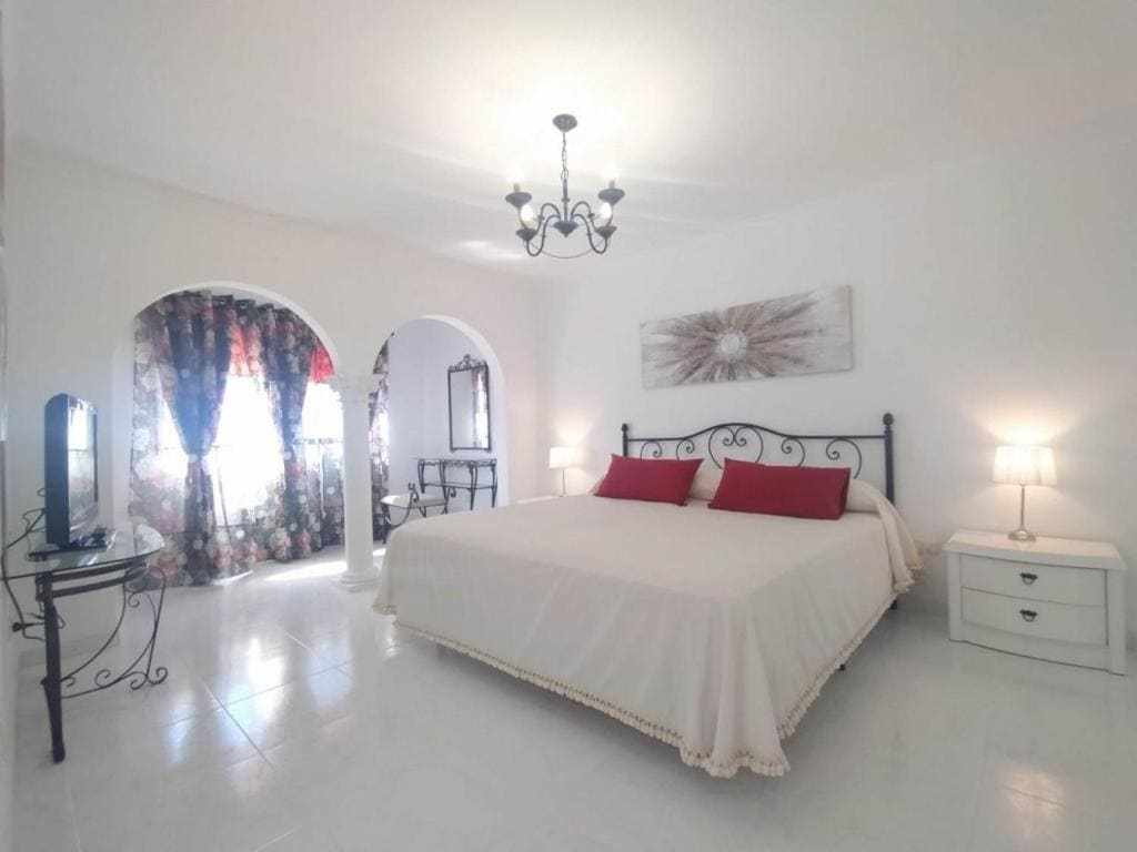 Tango House